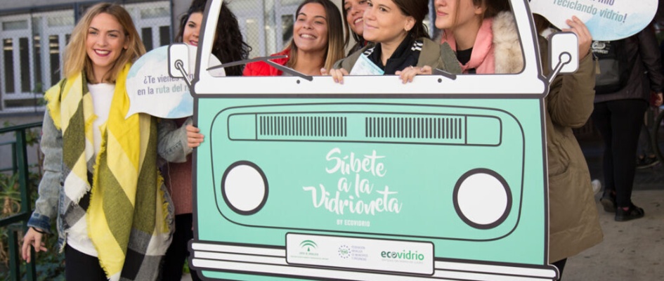 FAMP, Junta de Andalucía y Ecovidrio ponen en marcha la ¿vidrioneta¿ para concienciar a los más jóvenes en el reciclaje de vidrio