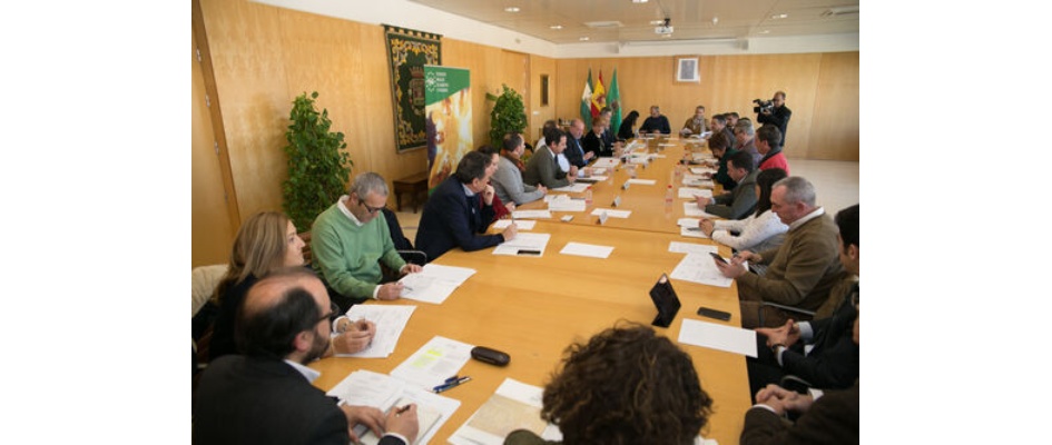 La FAMP pide al Gobierno que los municipios puedan reinvertir su superávit