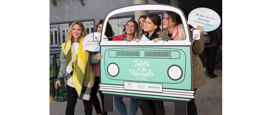 FAMP, Junta de Andalucía y Ecovidrio ponen en marcha la ¿vidrioneta¿ para concienciar a los más jóvenes en el reciclaje de vidrio