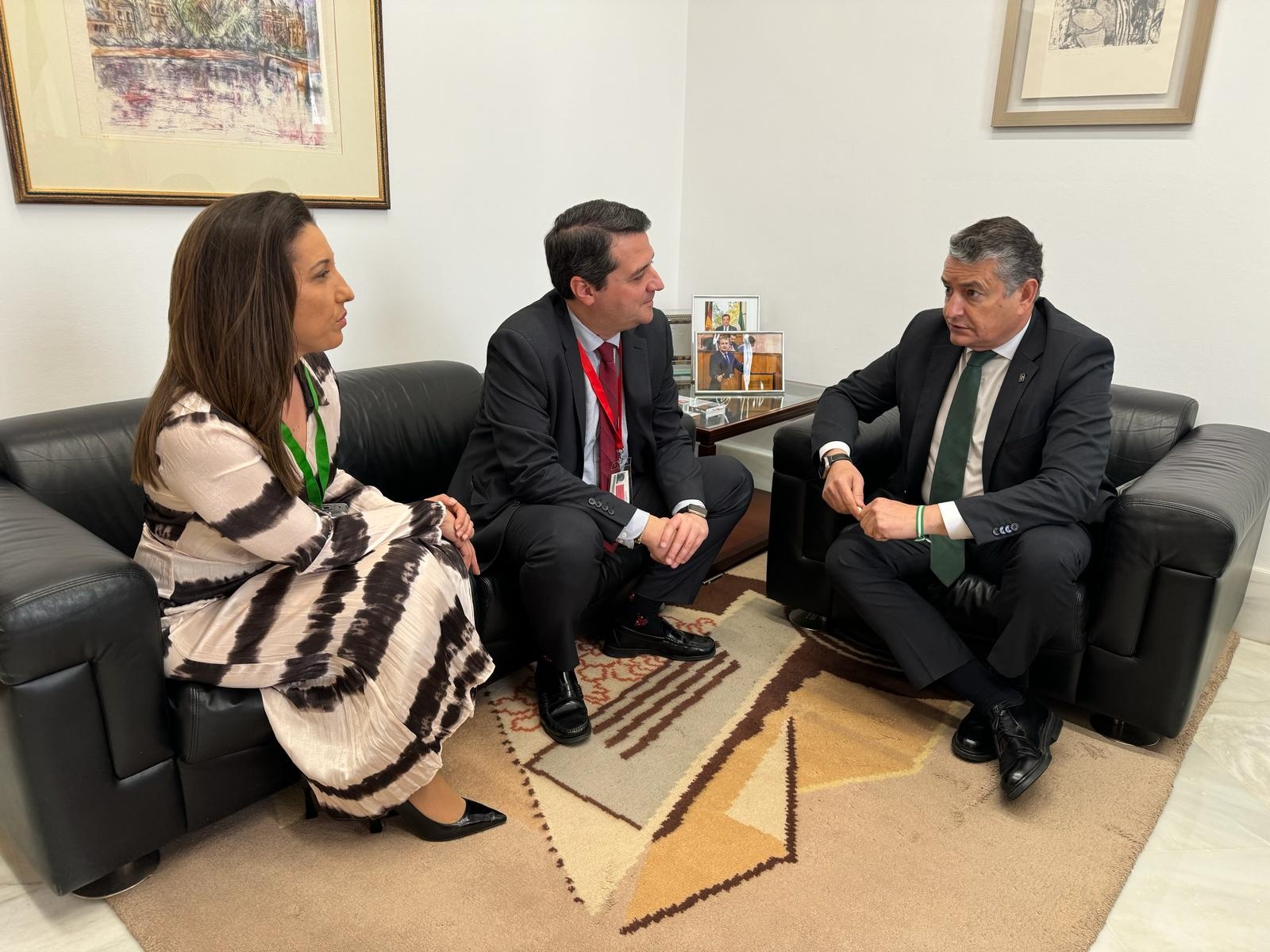 FOTO ENCUENTRO INSTITUCIONAL  FAMP CON SANZ 08022024