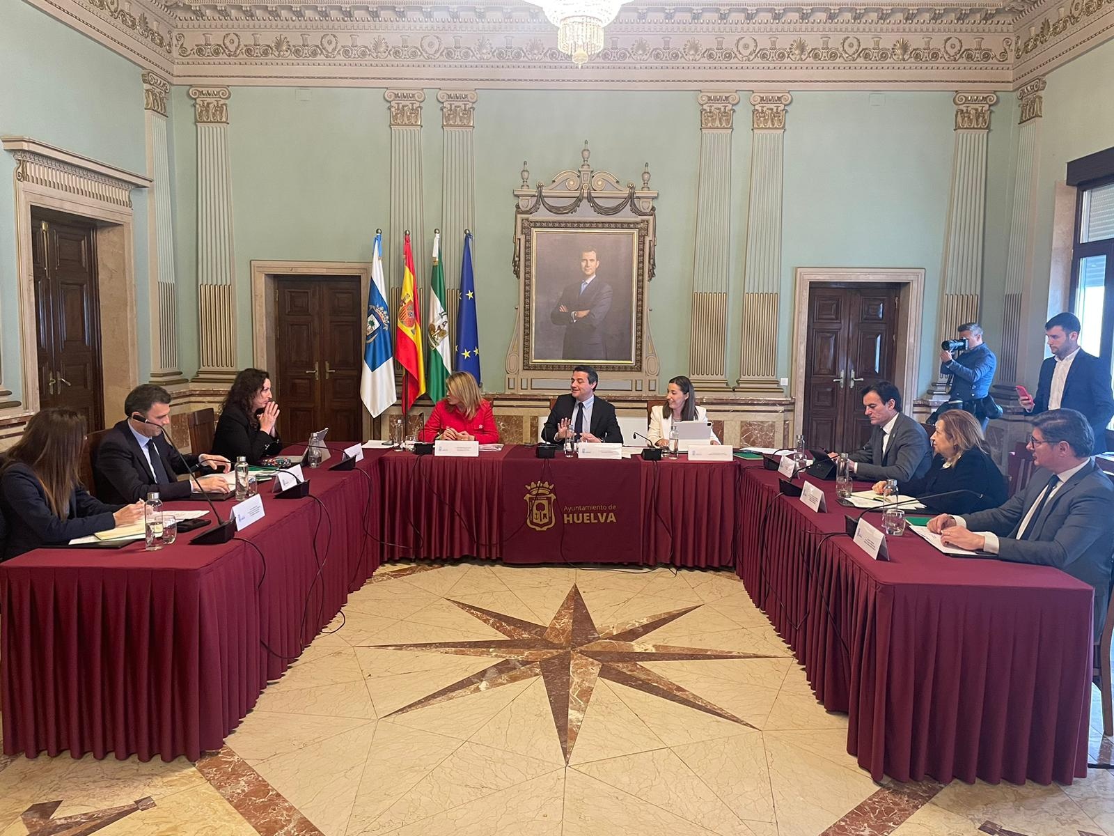 FOTO REUNION PRESIDENTE FAMP ALCALDES INTERIOR WEB