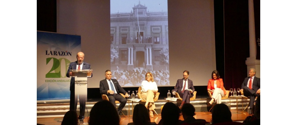 MESA ponentes LA RAZON